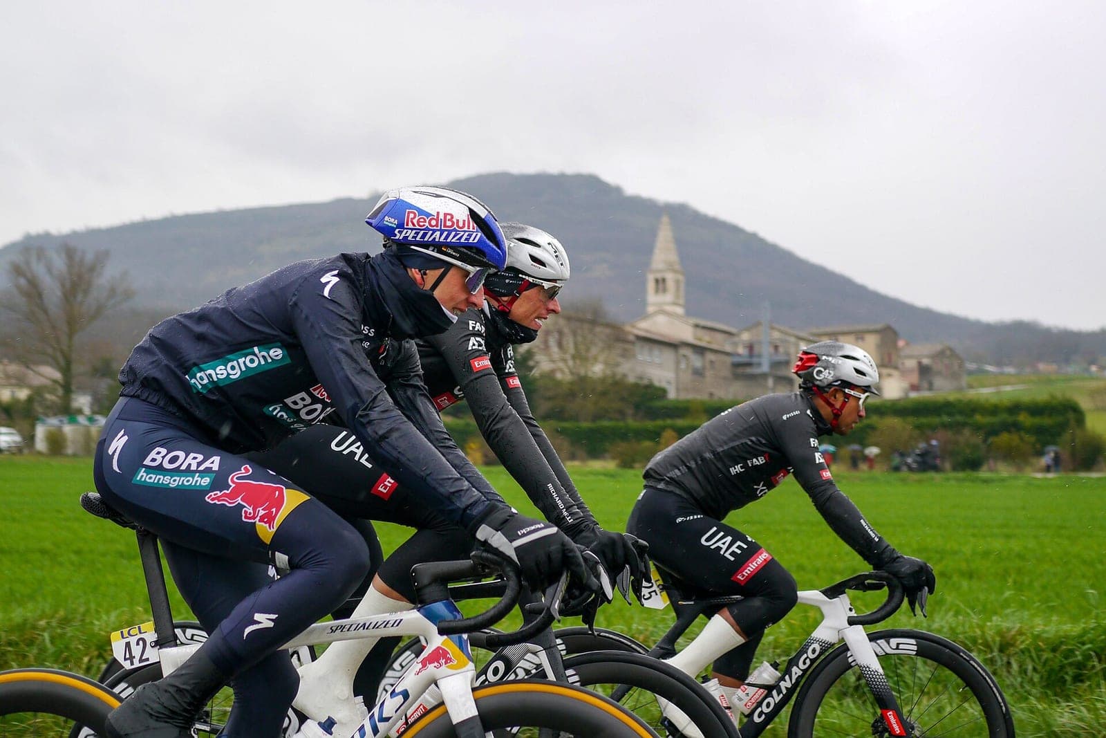 Narváez Takes Giro Stage 11 for a Career Hat-Trick
