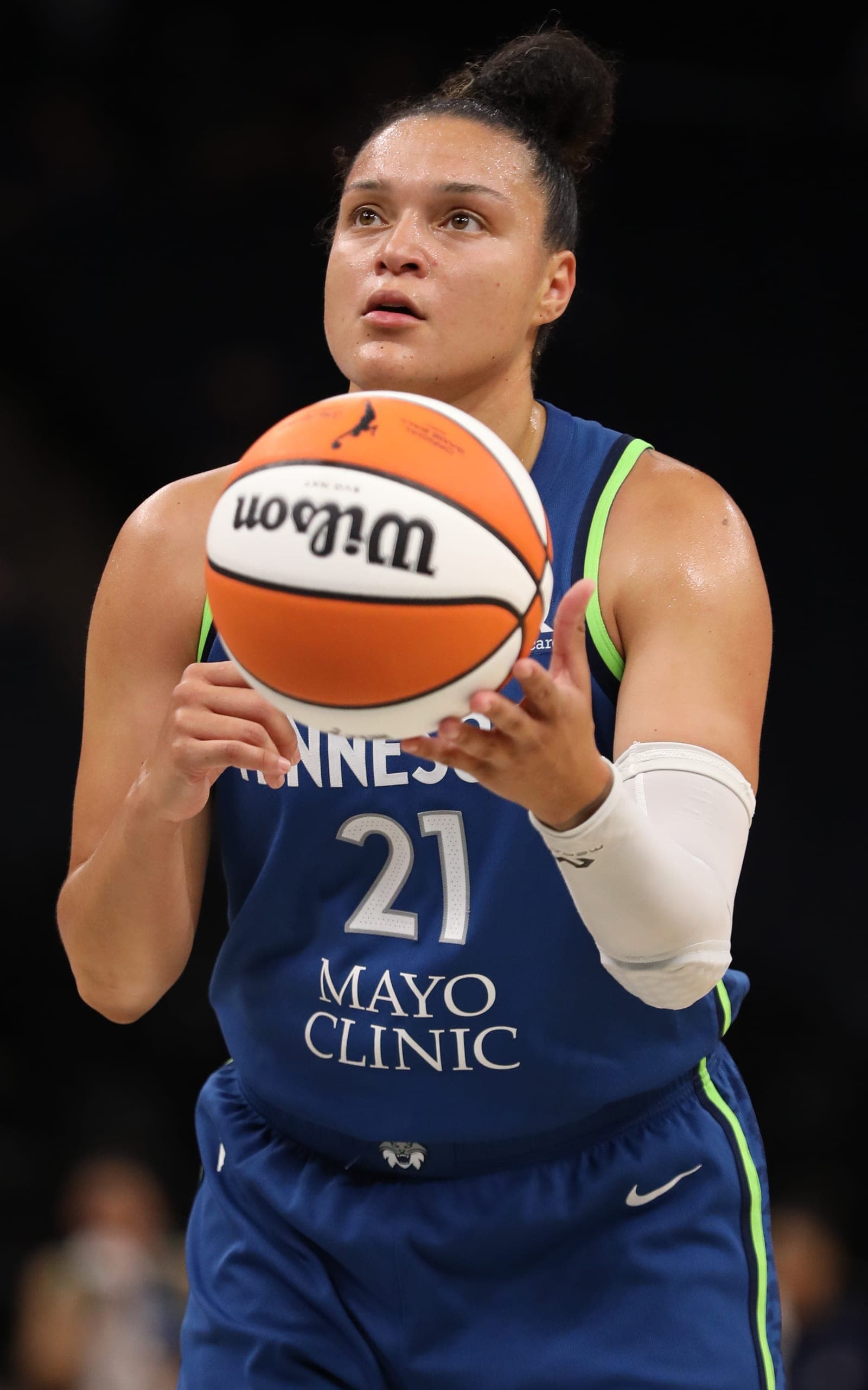 McBride Sets WNBA Record With 10 Threes in 43-Point Game
