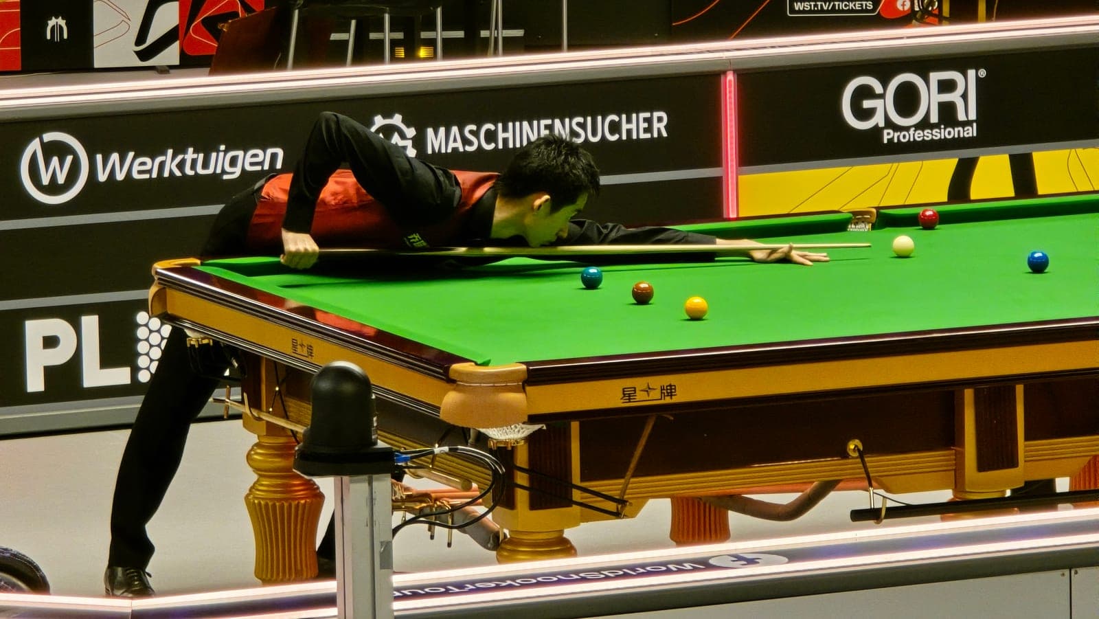 Wu Yize Edges Shaun Murphy 18-17 to Claim the 2026 World Snooker Title