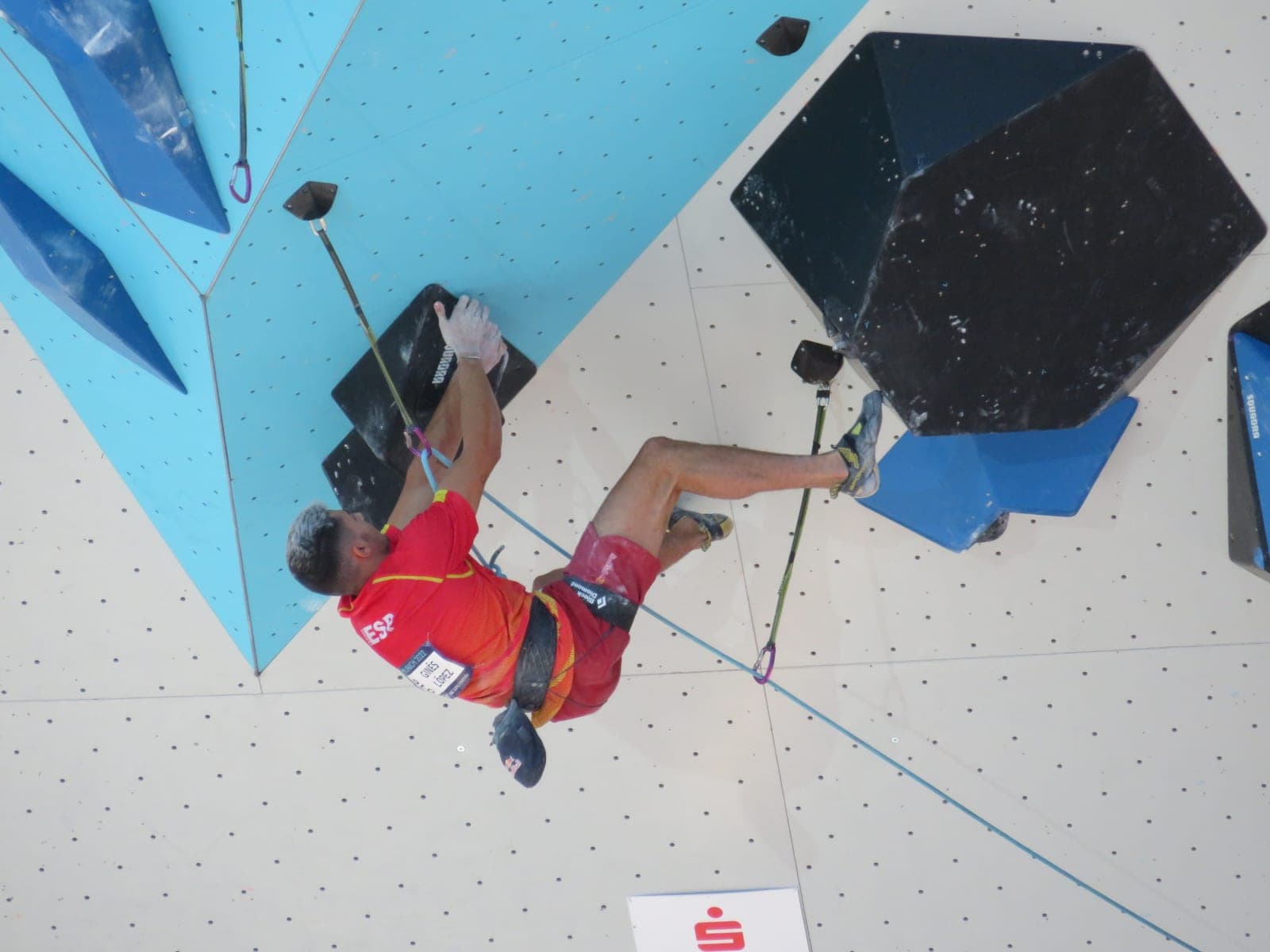 Alberto Ginés López Takes First World Cup Gold in Chamonix Lead Final