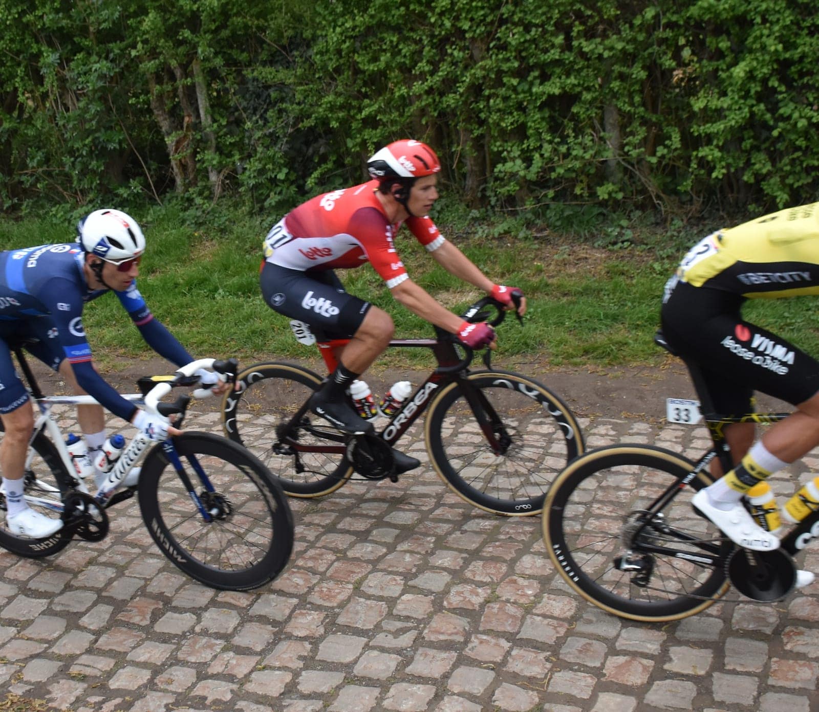 Segaert Wins First Grand Tour Stage on Solo Giro Attack