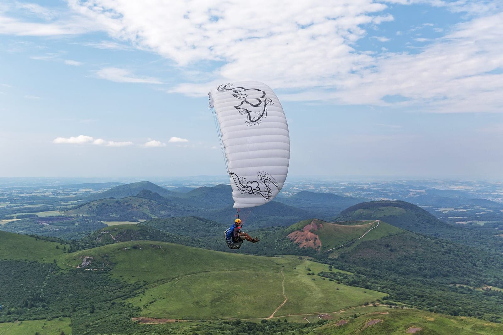 Anna Berger Wins the European Paragliding Title at Home
