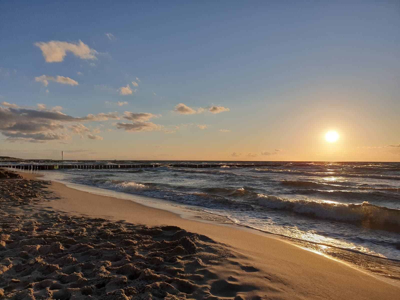 Kubkowski First to Swim the Baltic, 160 km Nonstop