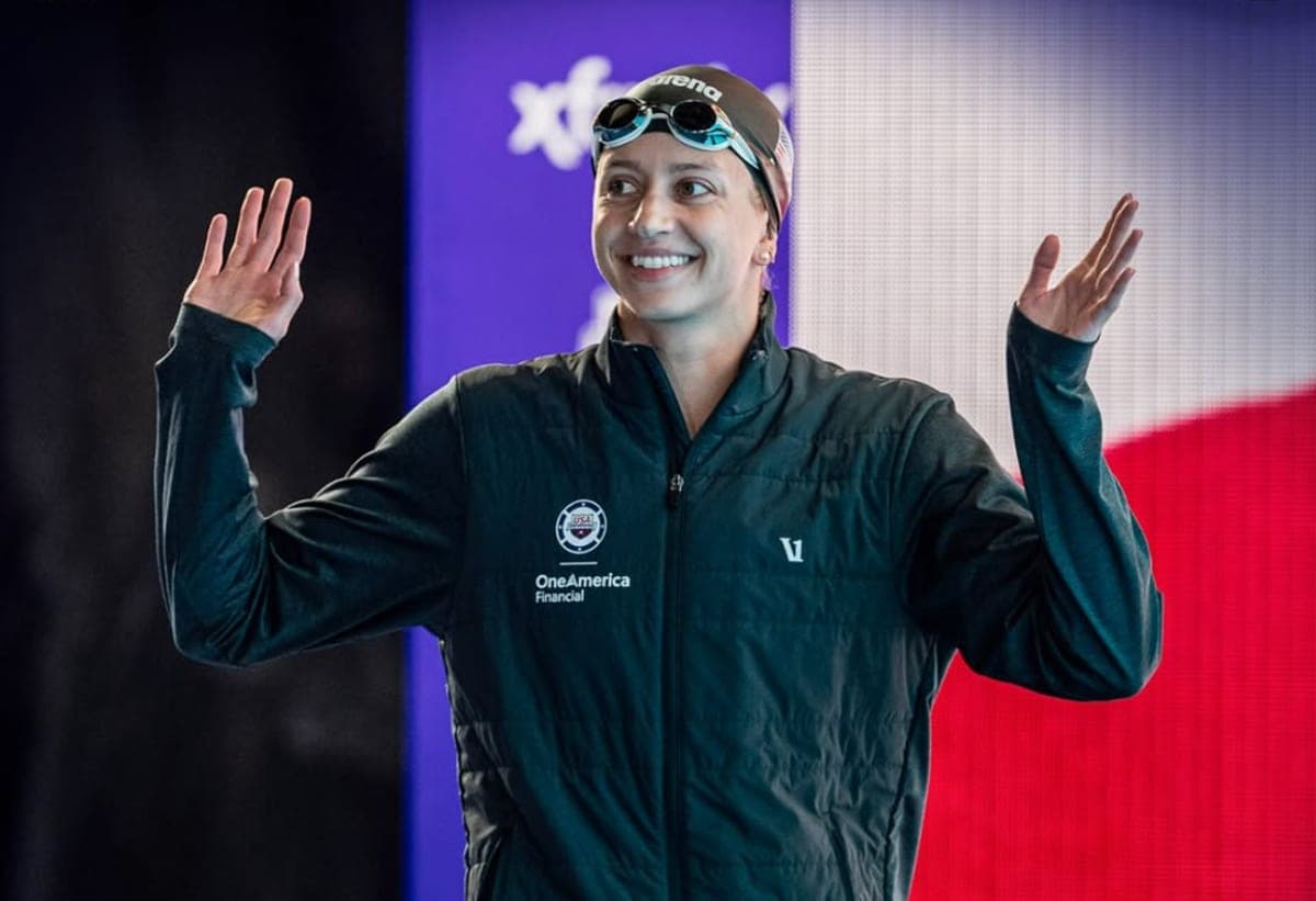 Douglass Breaks 50m Freestyle World Record Twice