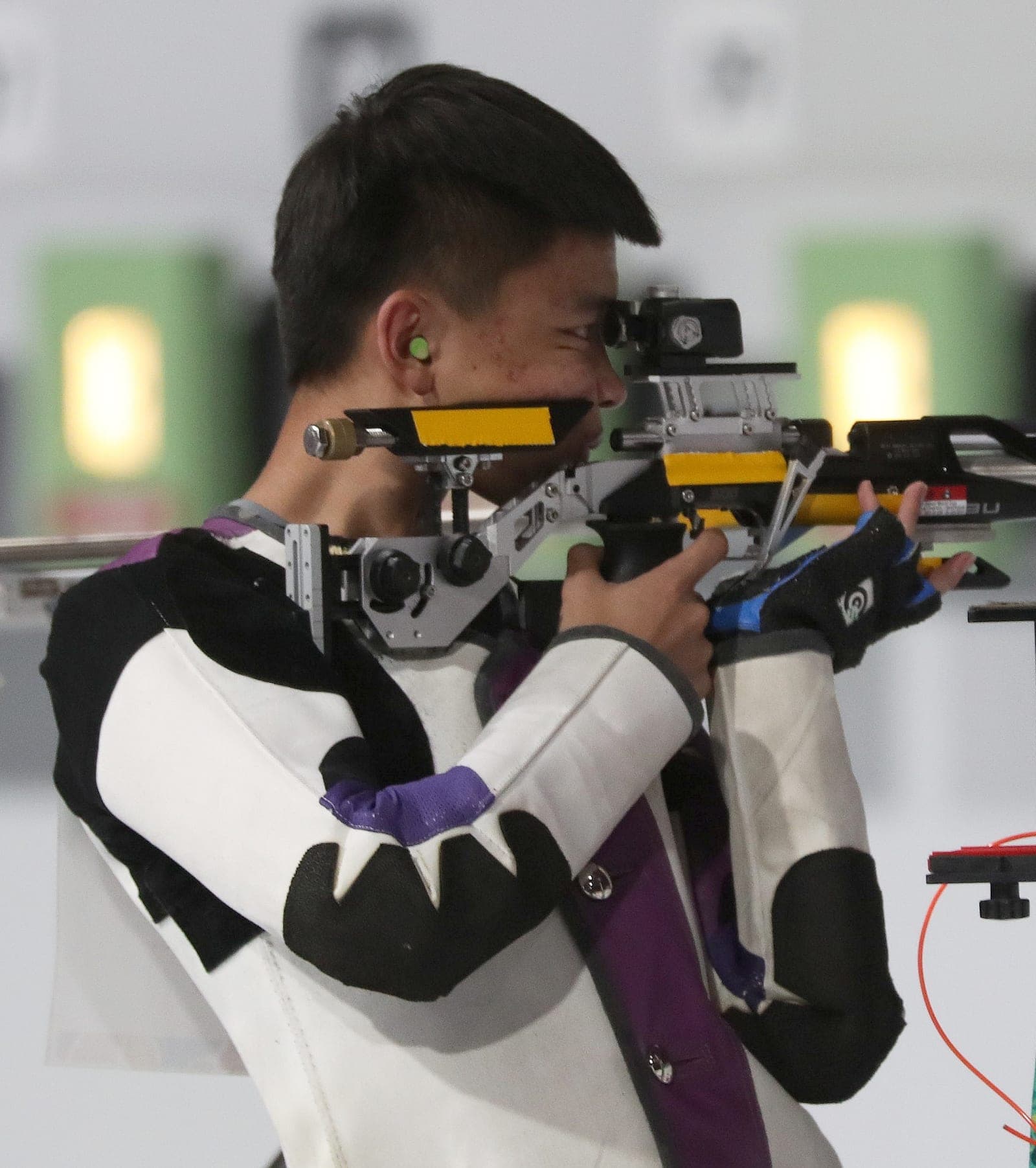 Zhang Sets World Record for 50m Rifle 3 Positions Gold